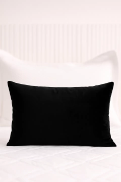almofada em veludo preto retangular
