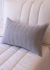 almofada em tricot cinza claro