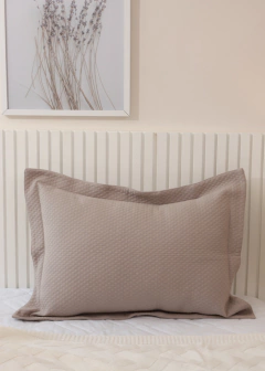 Kit Capas de Travesseiro em Matelassê Fendi