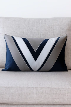 almofada bordada em veludo
