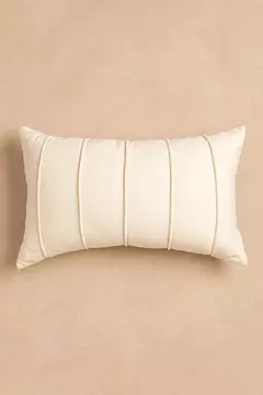 Almofada retangular offwhite em veludo com listras bordadas