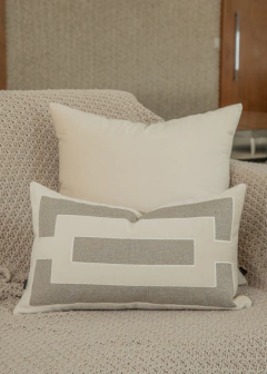 Almofada Coleção Brunello Bordada Offwhite Retangular