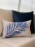 Almofada Folhas Azul Retangular - Cazachic | Almofadas Exclusivas
