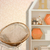 Quarto infantil decorado com Papel de Parede Arabesco Pêssego e Rosê - Coleção Trinity - 190444BB - 9,50 metros | Cola Grátis