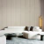 Ambiente decorado com o Papel de Parede Madeira Marrom Claro Acinzentado - Coleção Texture II 2001 | 10 metros | Cola Grátis - Ciça Braga