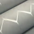 Zoom do Papel de Parede Geométrico Grade Cinza com Fio Metálico - 9,5 metros | 210671 - Coleção Gold | Cola Grátis