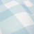 Detalhes da estampa do Papel de Parede Xadrez Vichy Azul Claro - Estampa Grande - Coleção Doce Estilo 81826 | 10 metros | Cola Grátis - Ciça Braga
