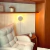 Quarto decorado com o Papel de Parede Xadrez Vichy Bege - Estampa Pequena - Coleção Doce Estilo 82199 | 10 metros | Cola Grátis - Ciça Braga
