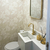 Lavabo decorado com Papel de Parede Floral Bege e Off-White (Detalhes com leve brilho) - Importado Lavável - Flow (Italiano) | 80622 - Ciça Braga