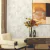 Ambiente decorado com o Papel de Parede Floral Bege Detalhes em Brilho - Coleção Poet Chart 4 400902 | 10 metros | Cola Grátis - Ciça Braga