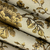 Dobra do Papel de Parede Floral Bege e Dourado - Coleção Bright Wall - 8,2 metros | 6130605 - Ciça Braga