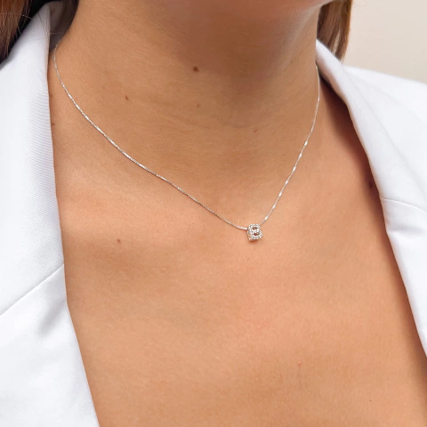 Gargantilha Letra Cravejada