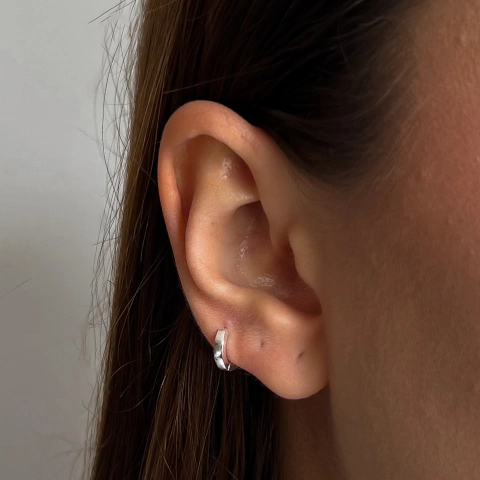 Brinco argola lisa click P