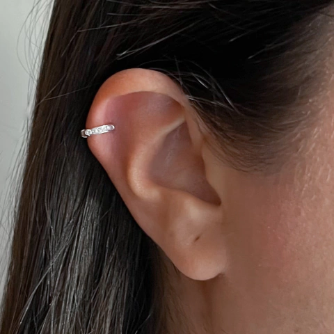 Piercing argola cravejada de click 6mm