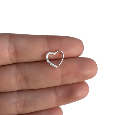 Piercing para daith coração liso e cravejado, orelha direita
