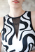 Top Cruz Estampado NEGRO - comprar online