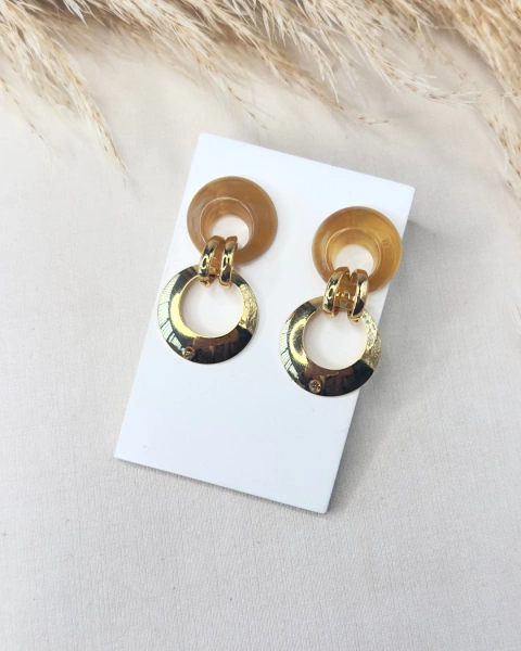 BRINCO BASE EM ACRILICO ARGOLA TERMINAL DOURADO - comprar online