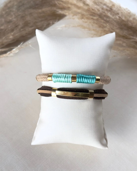 PULSEIRAS GRAVATINHA CONJUNTO EM COURO E MACRAME COM APLIQUES DOURADO - comprar online