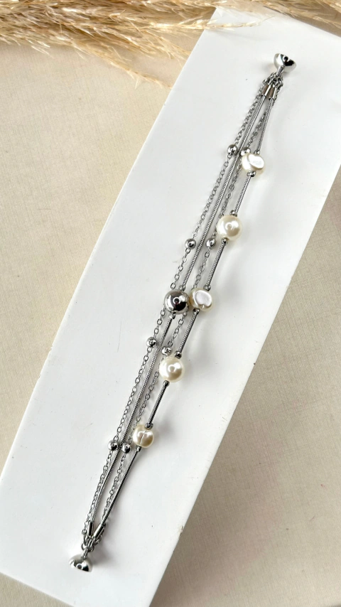 Pulseira de Pérolas com Correntes em Mix