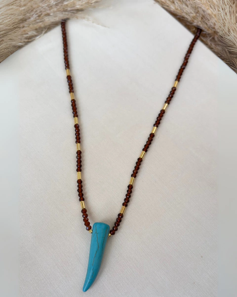 COLAR CRISTAIS E PINGENTE PEDRA NATURAL DOURADO - comprar online