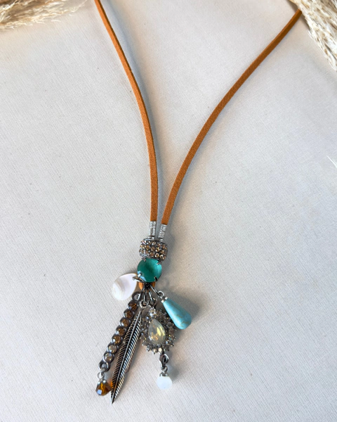 COLAR LONGUINHO TERMINAL CACHO STRASS METAL E PEDRAS PRATEADO - comprar online