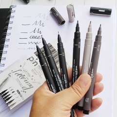 Set x 6 Marcadores Lettering Uniball Pin - comprar online