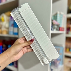 Guillotina Mini 22 cm C/Regla Guía Portátil