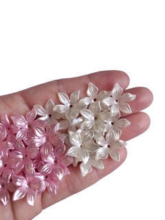 Flor com furo passante - 15 gramas