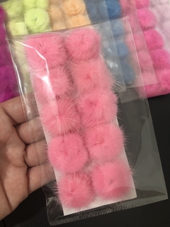 Imagem do Pompom pelinho pequeno - 10 unidades (leia a descrição abaixo)