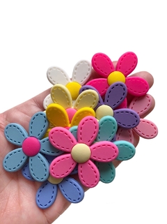 Aplique flor pespontada (4cm) emborrachado - 1 unidade na internet