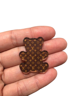 Aplique urso louis vuitton - 1 unidade
