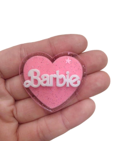 Aplique coração Barbie rosa claro acrílico - 1 unidade