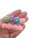 Aplique para hair clips flores (6cm) acrílico - 1 unidade