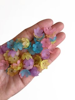 Flor colorida fosca com furo passante - 15 gramas
