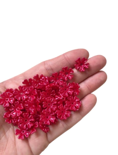 Flor vermelha com furo passante - 15 gramas