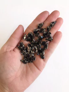 chaton de acrílico gota preto 8x13mm - 50 unidades