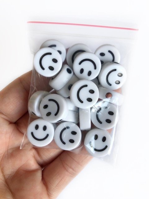 miçanga entremeio smile 14mm - 25 gramas