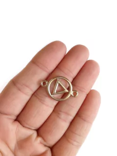 entremeio triângulo no círculo metal - 1 unidade