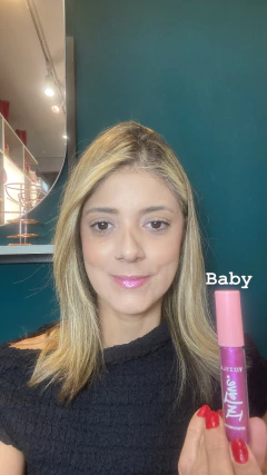 Gloss Vizzela In Love na internet