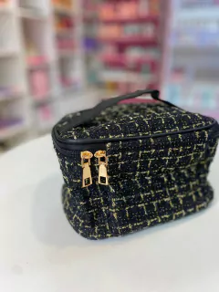 Necessarie Maquiagem Viagem na internet