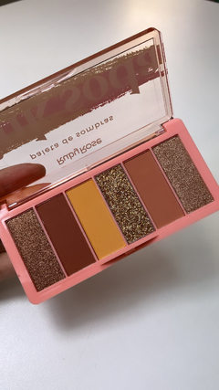 Paleta de Sombras - Ruby Rose na internet