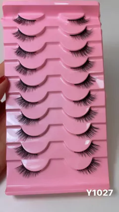 Cartela com 10 pares de Cílios Postiços na internet