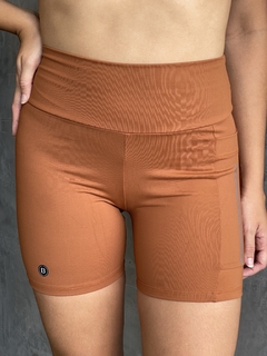 Short Com Bolsinho - Castanho na internet