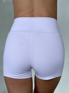 Shortinho Power - Branco  - short fitness para treino, crossfit, academia e esportes da marca My Box Fitnesswear