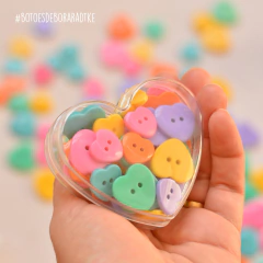 Caixinha CORAÇÃO "divertida" | 36 botões 15 e 20mm - comprar online