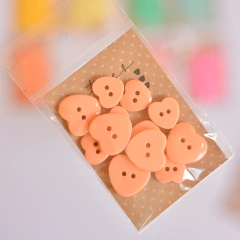 Caixinha CORAÇÃO "fofa" | 36 botões 15 e 20mm - comprar online