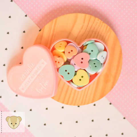 Caixinha CORAÇÃO "fofa" | 36 botões 15 e 20mm