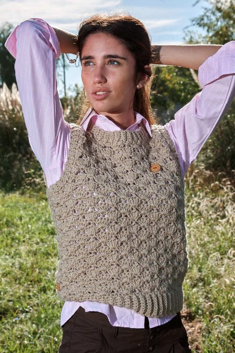 Chaleco lana tejido crochet artesanal terminación punto elástico