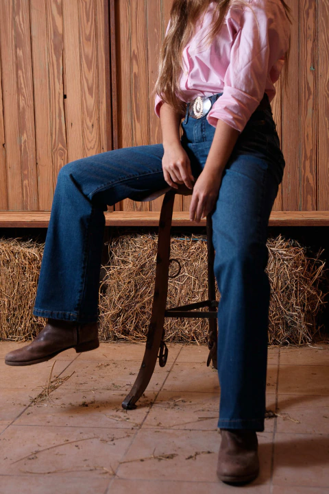 Pantalón de jean azul oscuro con spandex
