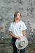 Remera m/c estampa lateral alg. pima - comprar online